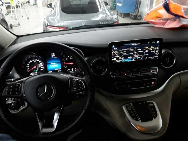 Mercedes-Benz V 300 d 4MATIC AVANTGARDE AMG Top Ausstattung Mercedes-Benz V 300 d 4MATIC AVANTGARDE AMG Top Ausstattung