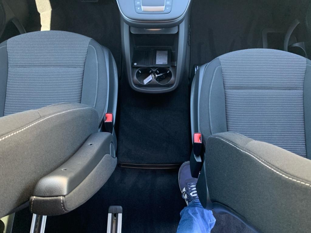 Mercedes-Benz V 250 d Lang MBUX+AHK+STHZG Mercedes-Benz V 250 d Lang MBUX+AHK+STHZG