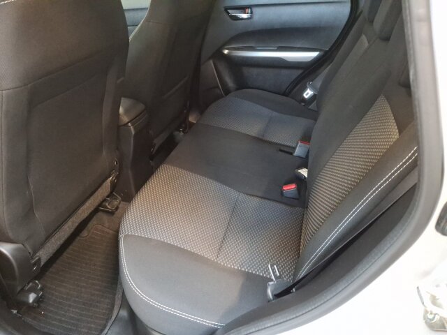 Suzuki Vitara 1.4 HYBRID Comfort Klimaautomatik Allwetter Suzuki Vitara 1.4 HYBRID Comfort Klimaautomatik Allwetter