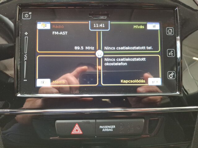 Suzuki Vitara 1.4 HYBRID Comfort Klimaautomatik Allwetter Suzuki Vitara 1.4 HYBRID Comfort Klimaautomatik Allwetter