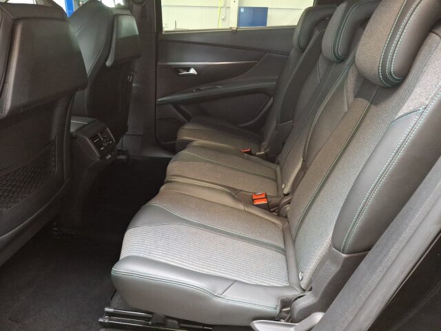 Peugeot 5008 Allure 130 +EPH+SHZ+LED+Navi+Mirror-Screen+ Peugeot 5008 Allure 130 +EPH+SHZ+LED+Navi+Mirror-Screen+
