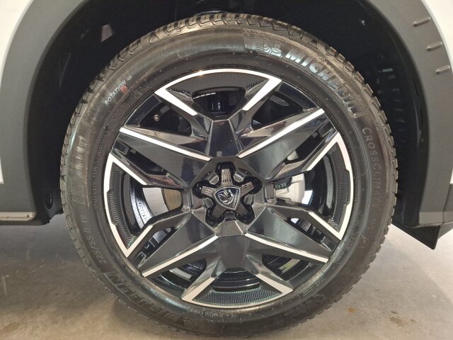 Peugeot 5008 Allure 145 +Winter+Navi+Kamera+ Peugeot 5008 Allure 145 +Winter+Navi+Kamera+