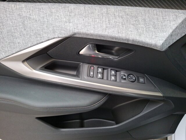 Peugeot 5008 Allure 145 +Winter+Navi+Kamera+ Peugeot 5008 Allure 145 +Winter+Navi+Kamera+