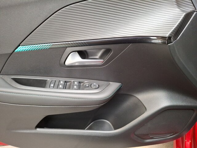 Peugeot 208 Allure Pack 100 EAT8 +Klima+SHZ+Kamera+ Peugeot 208 Allure Pack 100 EAT8 +Klima+SHZ+Kamera+