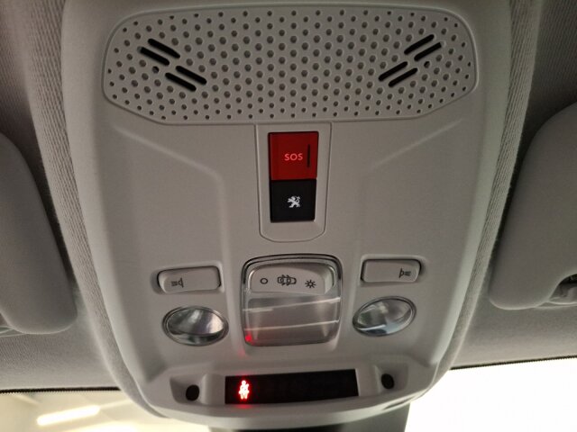 Peugeot 208 Allure Pack 100 EAT8 +Klima+SHZ+Kamera+ Peugeot 208 Allure Pack 100 EAT8 +Klima+SHZ+Kamera+