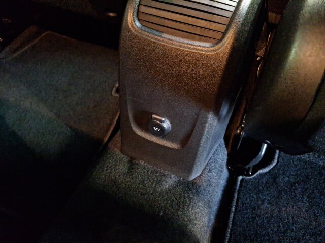 Citroën C3 Aircross Shine Pack 130 Aut +Kamera+Navi+SHZ+ Citroën C3 Aircross Shine Pack 130 Aut +Kamera+Navi+SHZ+