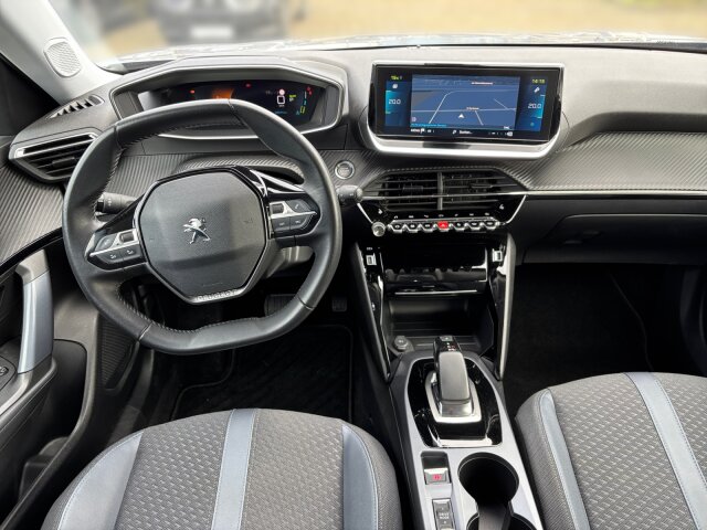Peugeot e-2008 Allure 136 +11KW OBC+EPH+SHZ+Kamera+ Peugeot e-2008 Allure 136 +11KW OBC+EPH+SHZ+Kamera+
