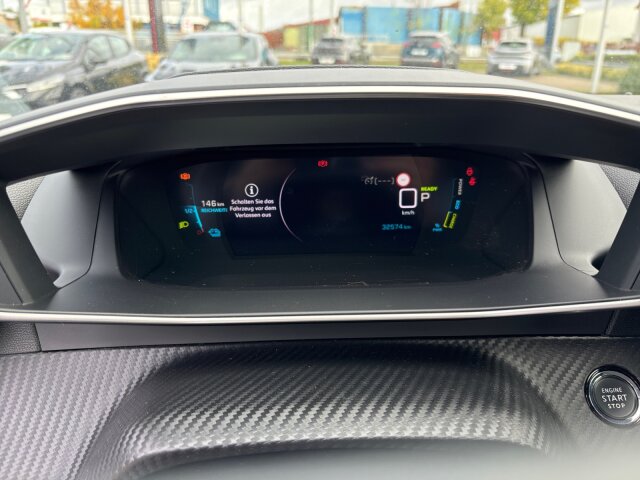 Peugeot e-2008 Allure 136 +11KW OBC+EPH+SHZ+Kamera+ Peugeot e-2008 Allure 136 +11KW OBC+EPH+SHZ+Kamera+