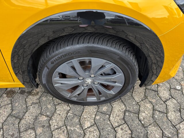 Peugeot e-208 Allure 136 +11KW OBC+Navi+EPH+SHZ Peugeot e-208 Allure 136 +11KW OBC+Navi+EPH+SHZ