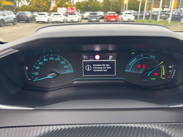 Peugeot e-208 Allure 136 +11KW OBC+Navi+EPH+SHZ Peugeot e-208 Allure 136 +11KW OBC+Navi+EPH+SHZ