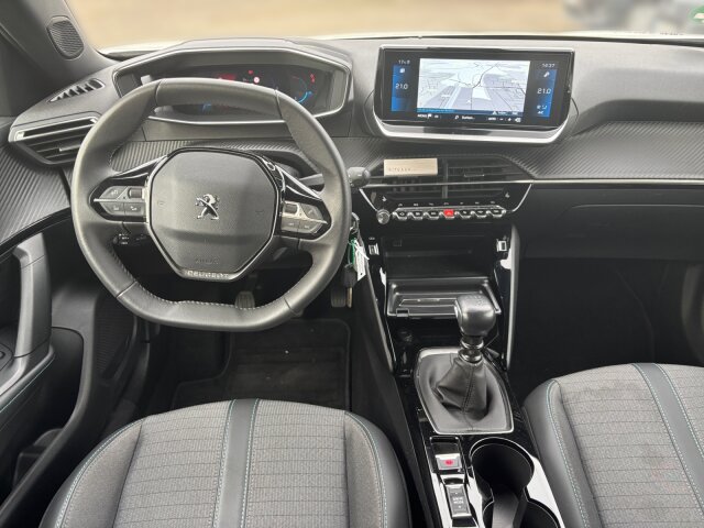 Peugeot 2008 Allure Pack 130 +Kamera+Navi+SHZ+LED+ Peugeot 2008 Allure Pack 130 +Kamera+Navi+SHZ+LED+