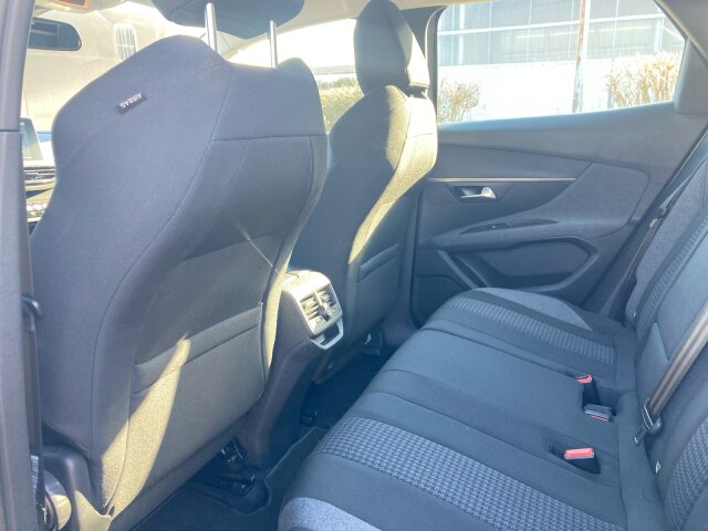 Peugeot 3008 Active Pack 130 +Kamera+Bluetooth+EPH+SHZ+ Peugeot 3008 Active Pack 130 +Kamera+Bluetooth+EPH+SHZ+