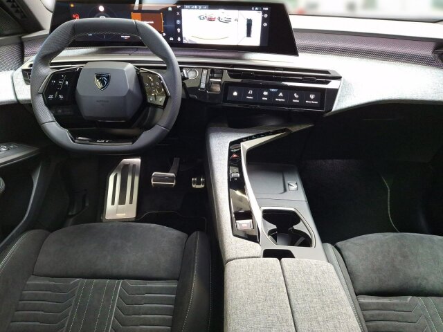 Peugeot 5008 GT 136 +Alcantara+Winter+LED Peugeot 5008 GT 136 +Alcantara+Winter+LED