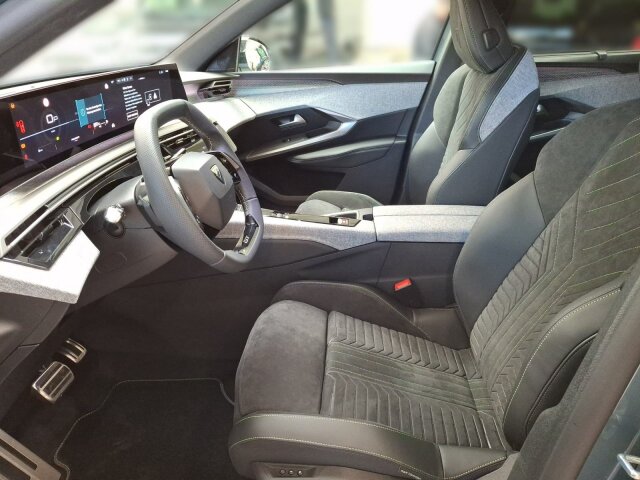 Peugeot 5008 GT 136 +Alcantara+Winter+LED Peugeot 5008 GT 136 +Alcantara+Winter+LED