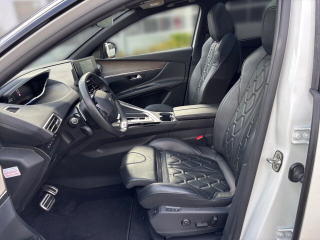 Peugeot 5008 GT BHDi 130 EAT8 +Kamera+LED+Pano-Dach+Navi Peugeot 5008 GT BHDi 130 EAT8 +Kamera+LED+Pano-Dach+Navi
