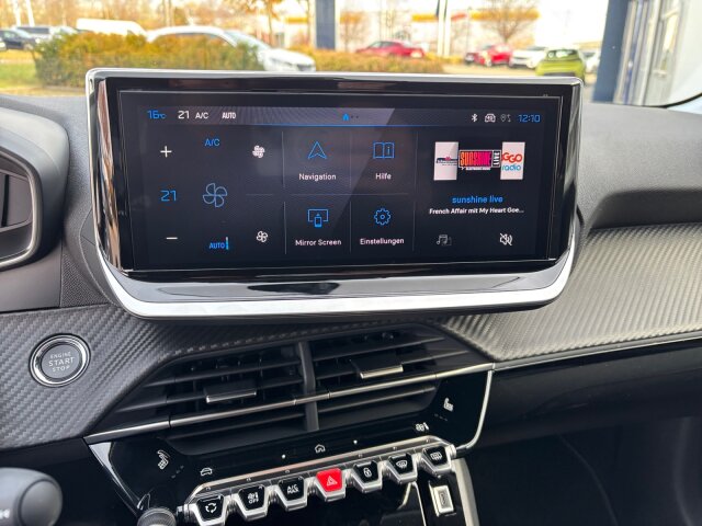 Peugeot e-208 Allure 156 +11KW+Navi-Sicht+Drive-Plus+ Peugeot e-208 Allure 156 +11KW+Navi-Sicht+Drive-Plus+