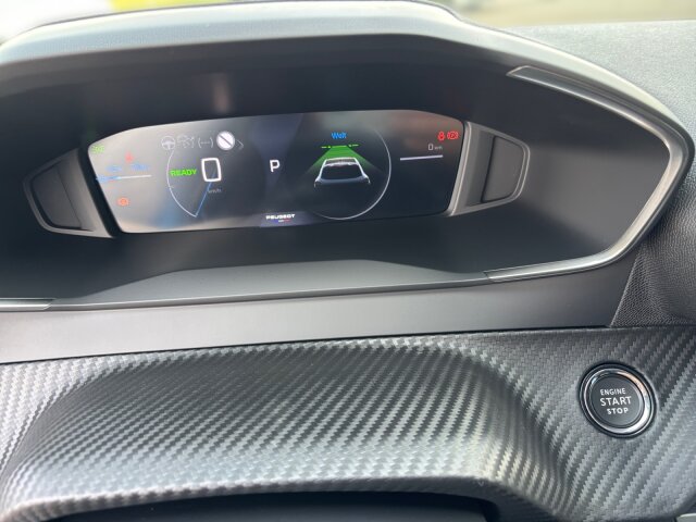 Peugeot e-208 Allure 156 +11KW+Navi-Sicht+Drive-Plus+ Peugeot e-208 Allure 156 +11KW+Navi-Sicht+Drive-Plus+