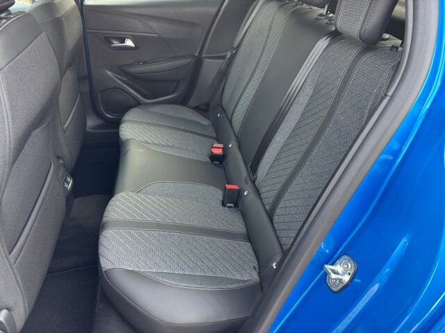 Peugeot e-208 Allure 156 +11KW+Navi-Sicht+Drive-Plus+ Peugeot e-208 Allure 156 +11KW+Navi-Sicht+Drive-Plus+