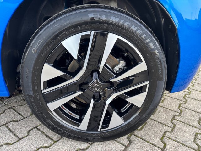 Peugeot e-208 Allure 156 +11KW+Navi-Sicht+Drive-Plus+ Peugeot e-208 Allure 156 +11KW+Navi-Sicht+Drive-Plus+