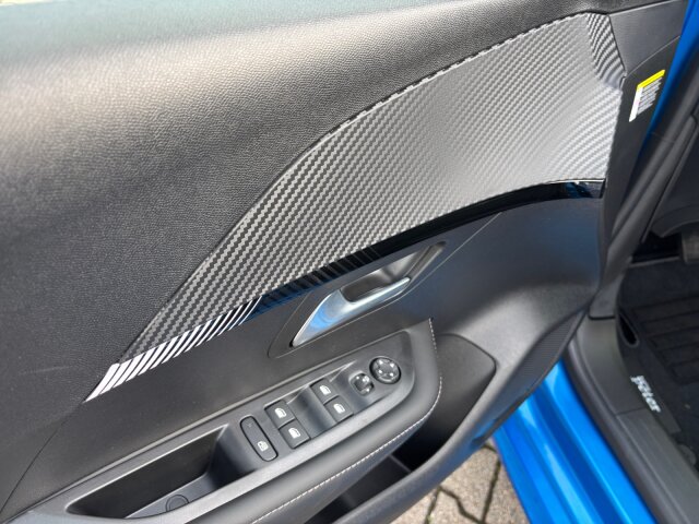 Peugeot e-208 Allure 156 +11KW+Navi-Sicht+Drive-Plus+ Peugeot e-208 Allure 156 +11KW+Navi-Sicht+Drive-Plus+