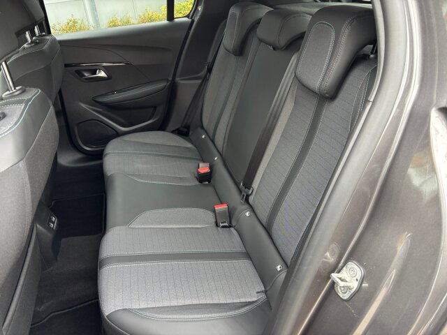 Peugeot 208 Allure Pack 100 +SHZ+Navi+Kamera+LED+Mirror+ Peugeot 208 Allure Pack 100 +SHZ+Navi+Kamera+LED+Mirror+