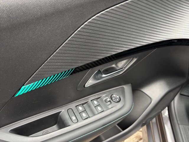 Peugeot 208 Allure Pack 100 +SHZ+Navi+Kamera+LED+Mirror+ Peugeot 208 Allure Pack 100 +SHZ+Navi+Kamera+LED+Mirror+