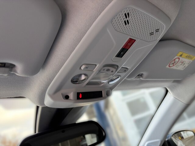 Peugeot 208 1.2 PT 100 Allure Pack Navi+SHZ+EPH+Kamera Peugeot 208 1.2 PT 100 Allure Pack Navi+SHZ+EPH+Kamera