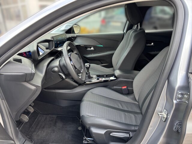 Peugeot 208 Allure Pack 100 Navi+Kamera+SHZ+EPH Peugeot 208 Allure Pack 100 Navi+Kamera+SHZ+EPH