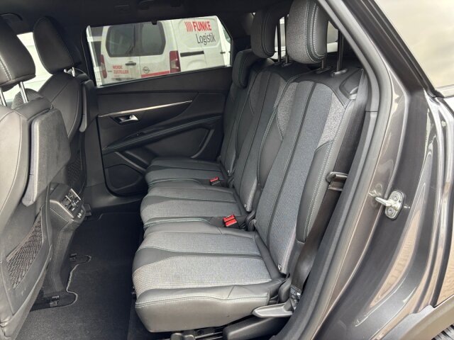 Peugeot 5008 1.2 PT 130 AllurePack EAT8 Navi+7 Sitze+SHZ Peugeot 5008 1.2 PT 130 AllurePack EAT8 Navi+7 Sitze+SHZ