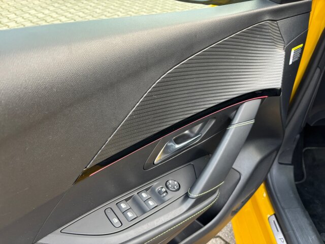 Peugeot e208 136 GT+ Navi+11 KW+ACC+Keyless Plus+SHZ+ Peugeot e208 136 GT+ Navi+11 KW+ACC+Keyless Plus+SHZ+