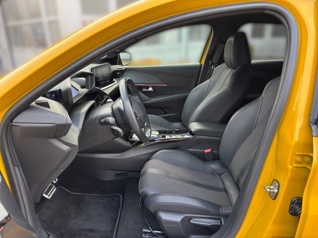 Peugeot e208 136 GT+ Navi+11 KW+ACC+Keyless Plus+SHZ+ Peugeot e208 136 GT+ Navi+11 KW+ACC+Keyless Plus+SHZ+