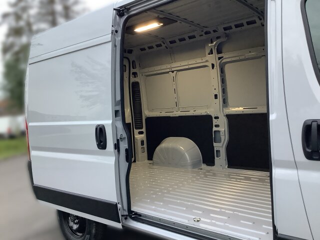 Opel Movano 2.2 3,5t L2H2 Rückfahrkamera AHZV Opel Movano 2.2 3,5t L2H2 Rückfahrkamera AHZV