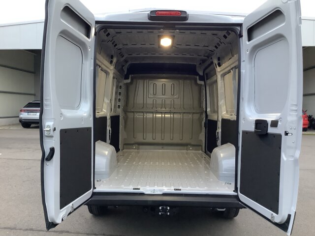 Opel Movano 2.2 3,5t L2H2 Rückfahrkamera AHZV Opel Movano 2.2 3,5t L2H2 Rückfahrkamera AHZV