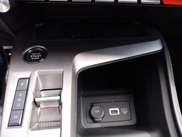 Peugeot 408 GT 145 +360°Kamera+Alcantara+ Peugeot 408 GT 145 +360°Kamera+Alcantara+