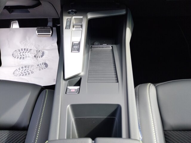 Peugeot 408 GT 145 +360°Kamera+Alcantara+ Peugeot 408 GT 145 +360°Kamera+Alcantara+