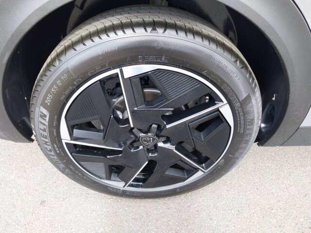 Peugeot 408 GT 145 +360°Kamera+Alcantara+ Peugeot 408 GT 145 +360°Kamera+Alcantara+