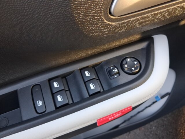 Citroën ë-C3 PLUS 113 44KW/h +11KW OBC+WINTER-Paket+LED Citroën ë-C3 PLUS 113 44KW/h +11KW OBC+WINTER-Paket+LED