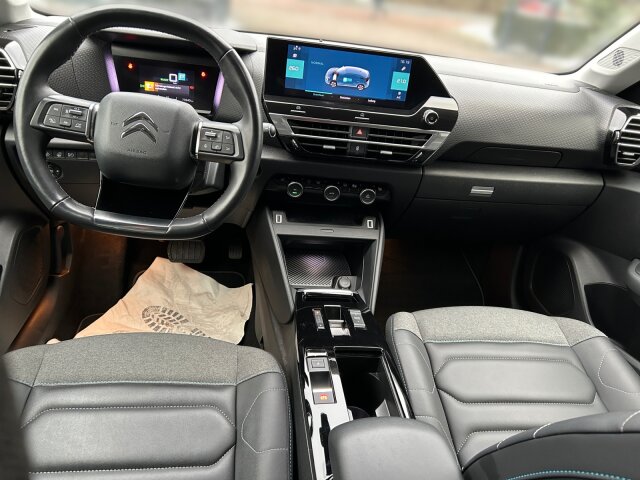 Citroën e-C4 Shine 136 +11KW OBC+SHZ+LED+Kamera+ Citroën e-C4 Shine 136 +11KW OBC+SHZ+LED+Kamera+