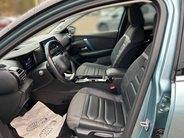 Citroën e-C4 Shine 136 +11KW OBC+SHZ+LED+Kamera+ Citroën e-C4 Shine 136 +11KW OBC+SHZ+LED+Kamera+