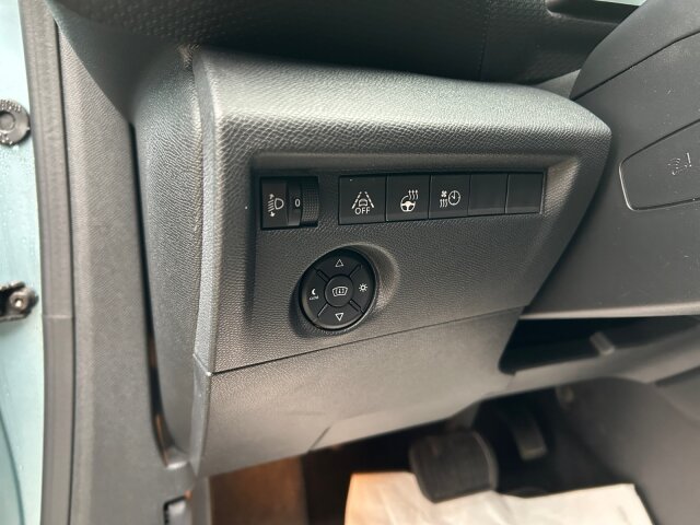 Citroën e-C4 Shine 136 +11KW OBC+SHZ+LED+Kamera+ Citroën e-C4 Shine 136 +11KW OBC+SHZ+LED+Kamera+