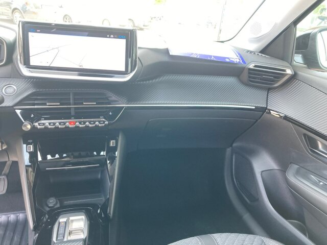 Peugeot 208 Allure 110 +Navi+180°Kamera+SHZ+ Peugeot 208 Allure 110 +Navi+180°Kamera+SHZ+