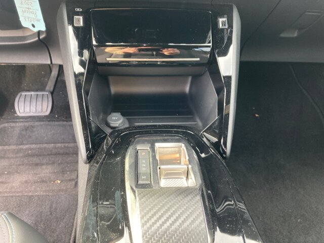 Peugeot 2008 Allure 130 +EPH+Navi+SHZ+Automatik Peugeot 2008 Allure 130 +EPH+Navi+SHZ+Automatik