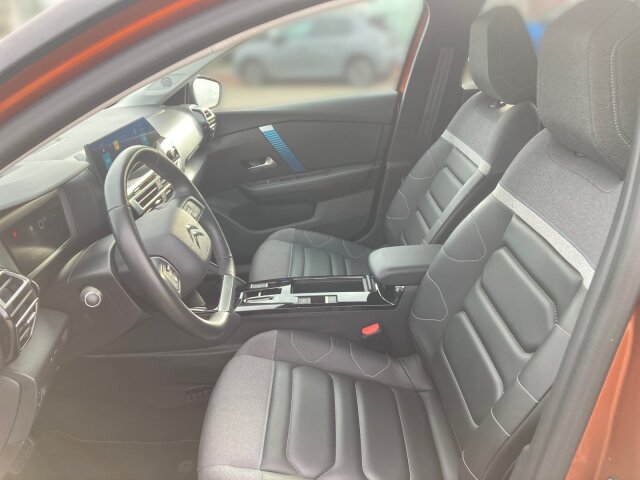 Citroën e-C4 Shine 136 +11KW OBC+Kamera+Navi+Kältepaket+ Citroën e-C4 Shine 136 +11KW OBC+Kamera+Navi+Kältepaket+