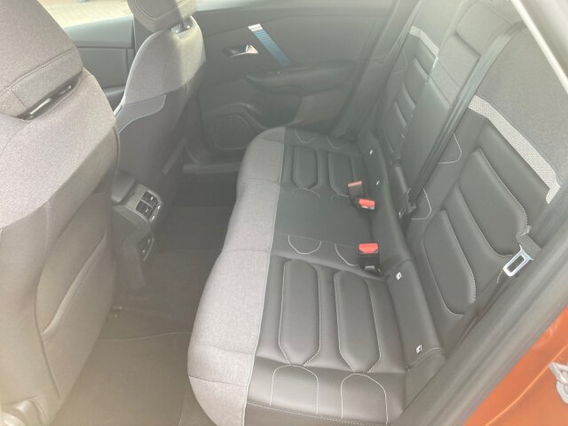 Citroën e-C4 Shine 136 +11KW OBC+Kamera+Navi+Kältepaket+ Citroën e-C4 Shine 136 +11KW OBC+Kamera+Navi+Kältepaket+