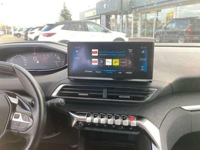 Peugeot 3008 Allure Pack 130 +Kamera+Navi+LED+SHZ+ Peugeot 3008 Allure Pack 130 +Kamera+Navi+LED+SHZ+