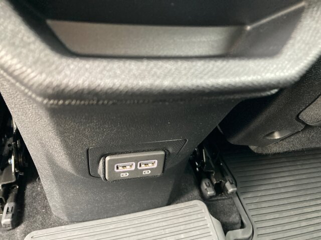 Peugeot 3008 Allure Pack 130 +Kamera+Navi+LED+SHZ+ Peugeot 3008 Allure Pack 130 +Kamera+Navi+LED+SHZ+