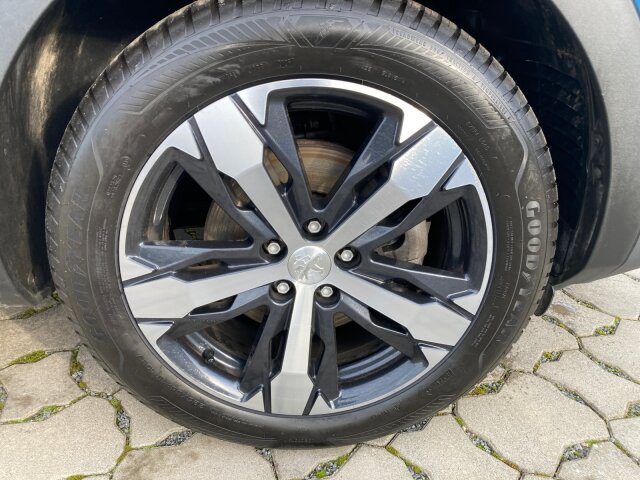 Peugeot 3008 Allure Pack 130 +Kamera+Navi+LED+SHZ+ Peugeot 3008 Allure Pack 130 +Kamera+Navi+LED+SHZ+