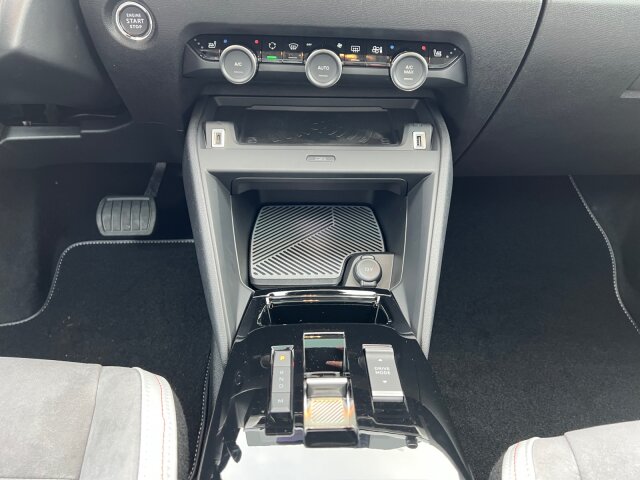 Citroën C4 MAX 130 AT8 +Navi+Pano-Dach+360°Kamera+ Citroën C4 MAX 130 AT8 +Navi+Pano-Dach+360°Kamera+